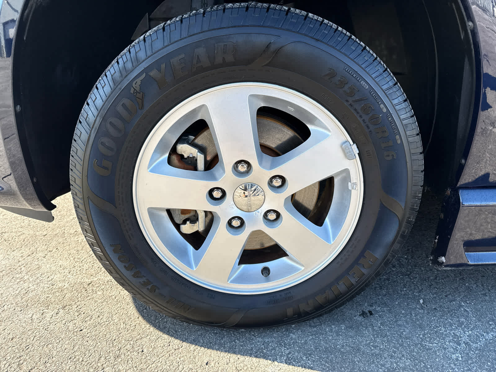 Used 2012 Dodge Grand Caravan SXT image 9