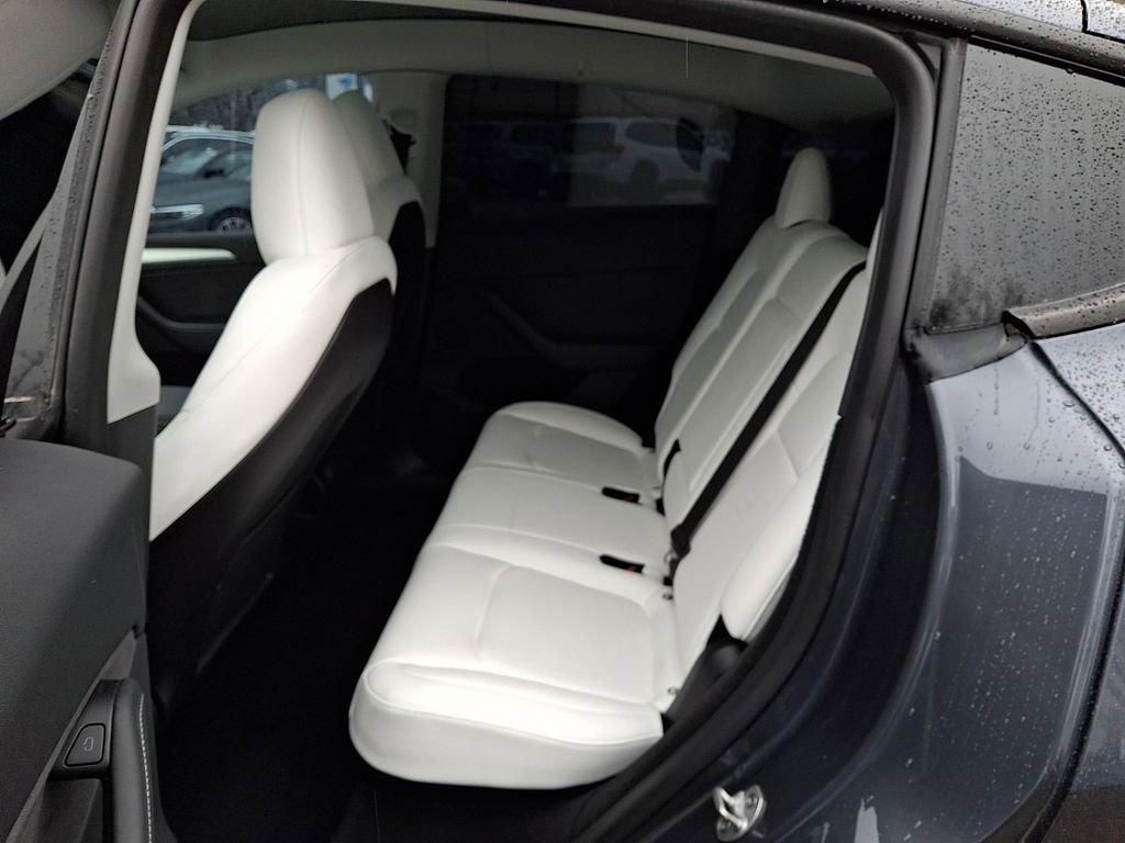 Used 2023 Tesla Model Y Long Range image 10