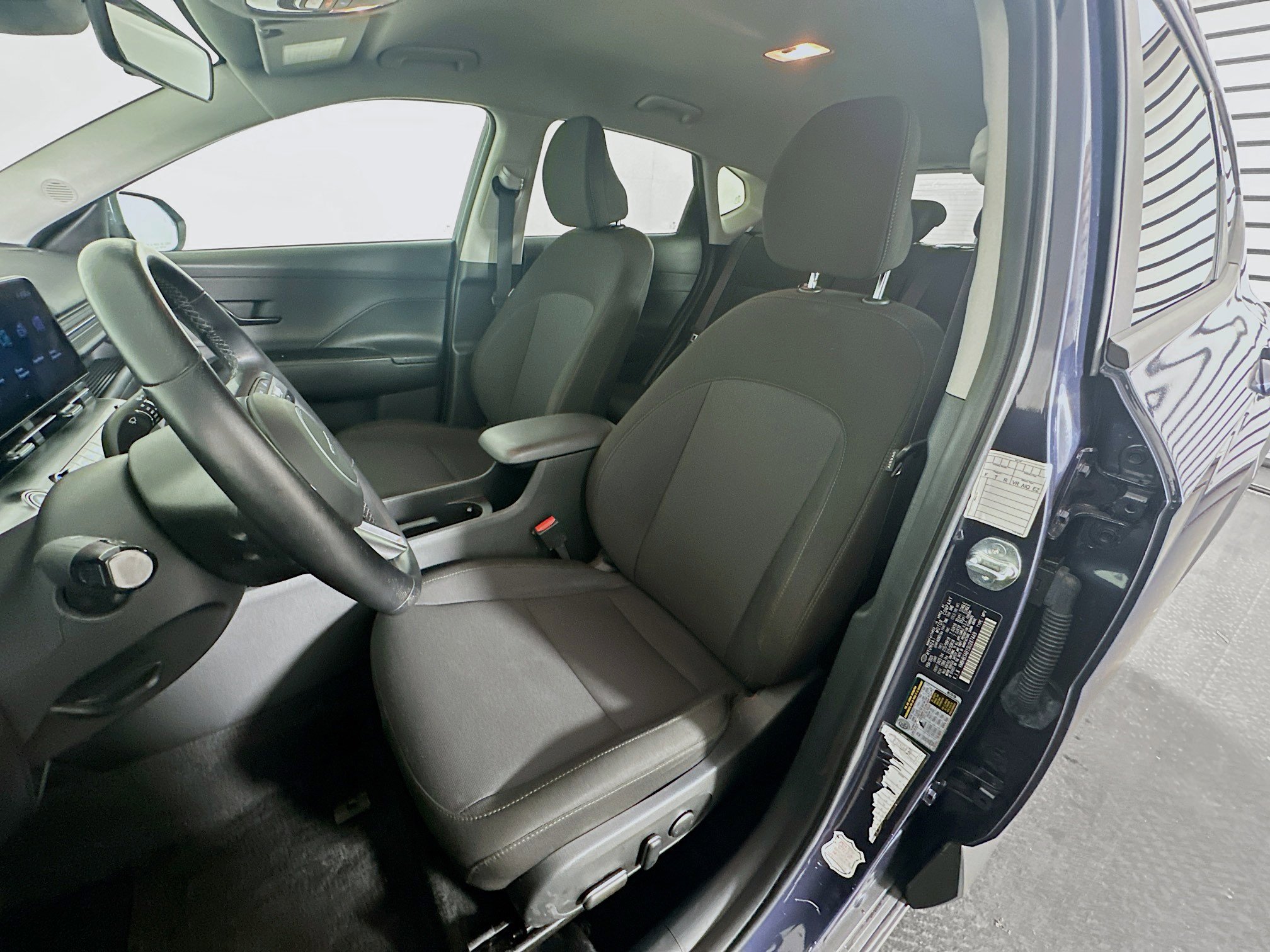 Used 2025 Hyundai Kona SEL image 13