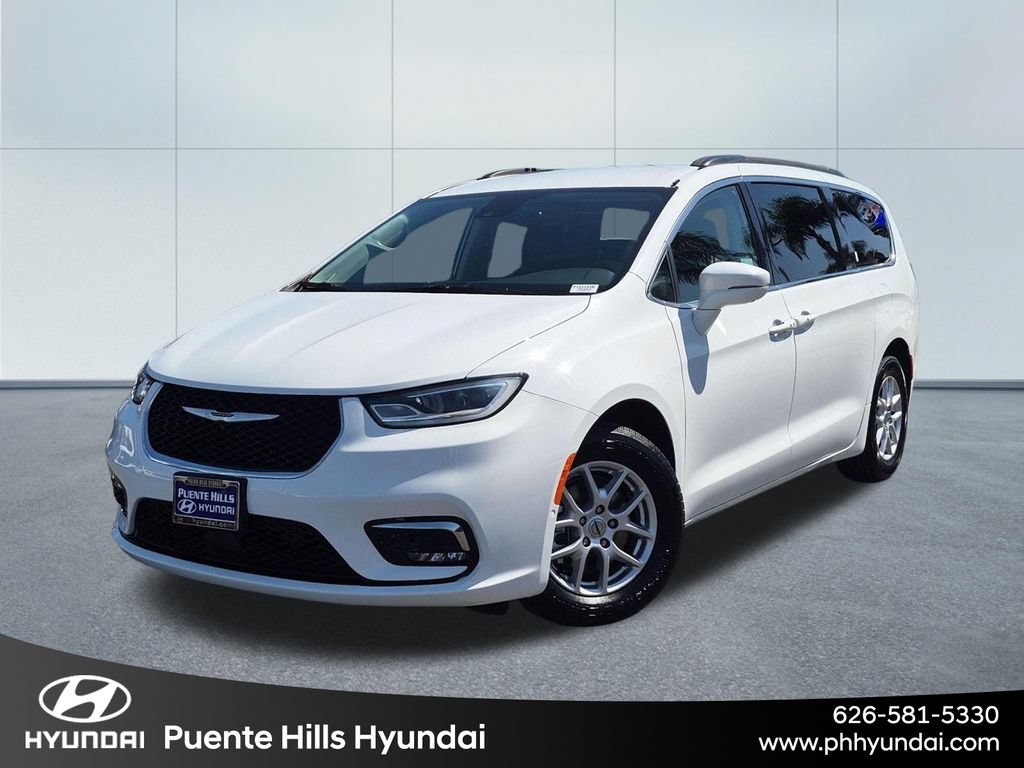 Used 2022 Chrysler Pacifica Touring-L w/ Uconnect Theater Family Group FWD image 1