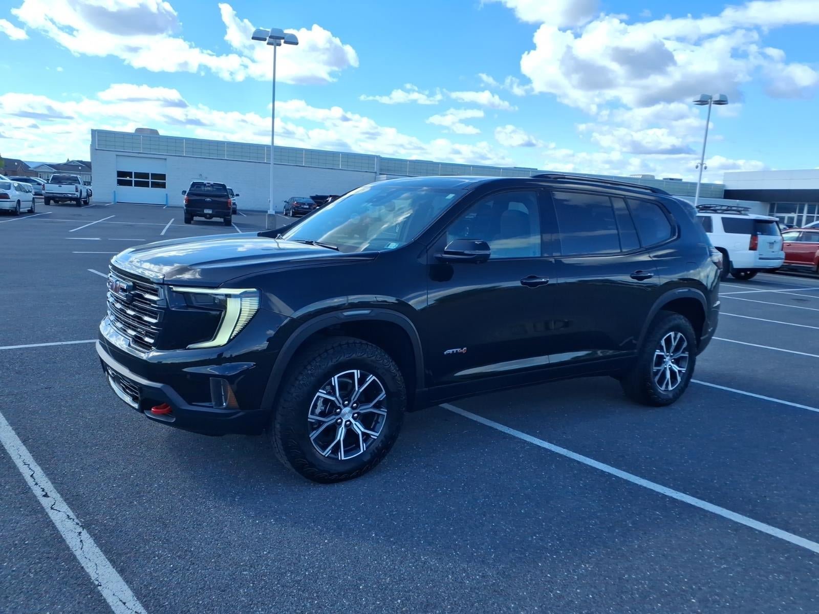 Certified 2025 GMC Acadia AT4 w/ Luxury Package AWD/4WD image 1