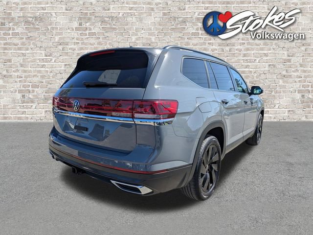 Certified 2025 Volkswagen Atlas SE w/ Black Wheel Package image 4