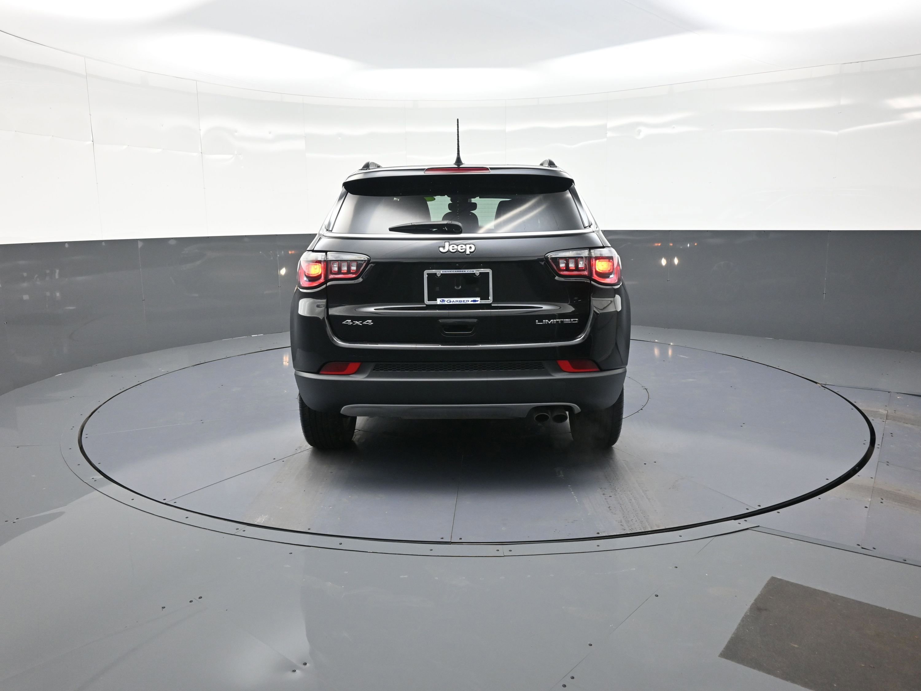 Used 2022 Jeep Compass Limited image 4