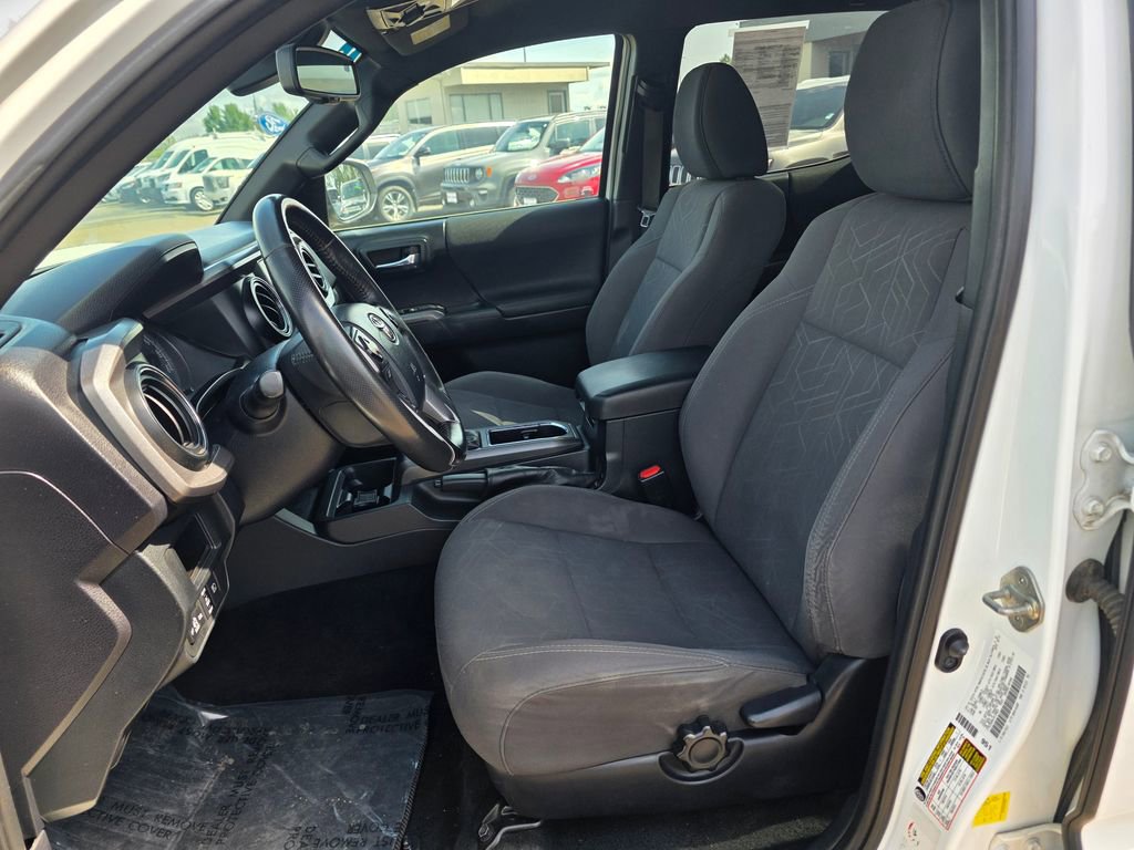 Used 2018 Toyota Tacoma TRD Off-Road image 4