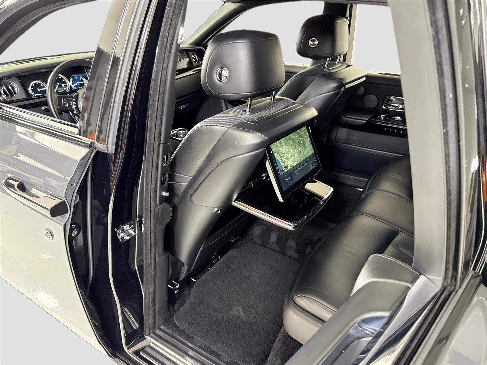 Used 2019 Rolls-Royce Phantom Sedan RWD image 25