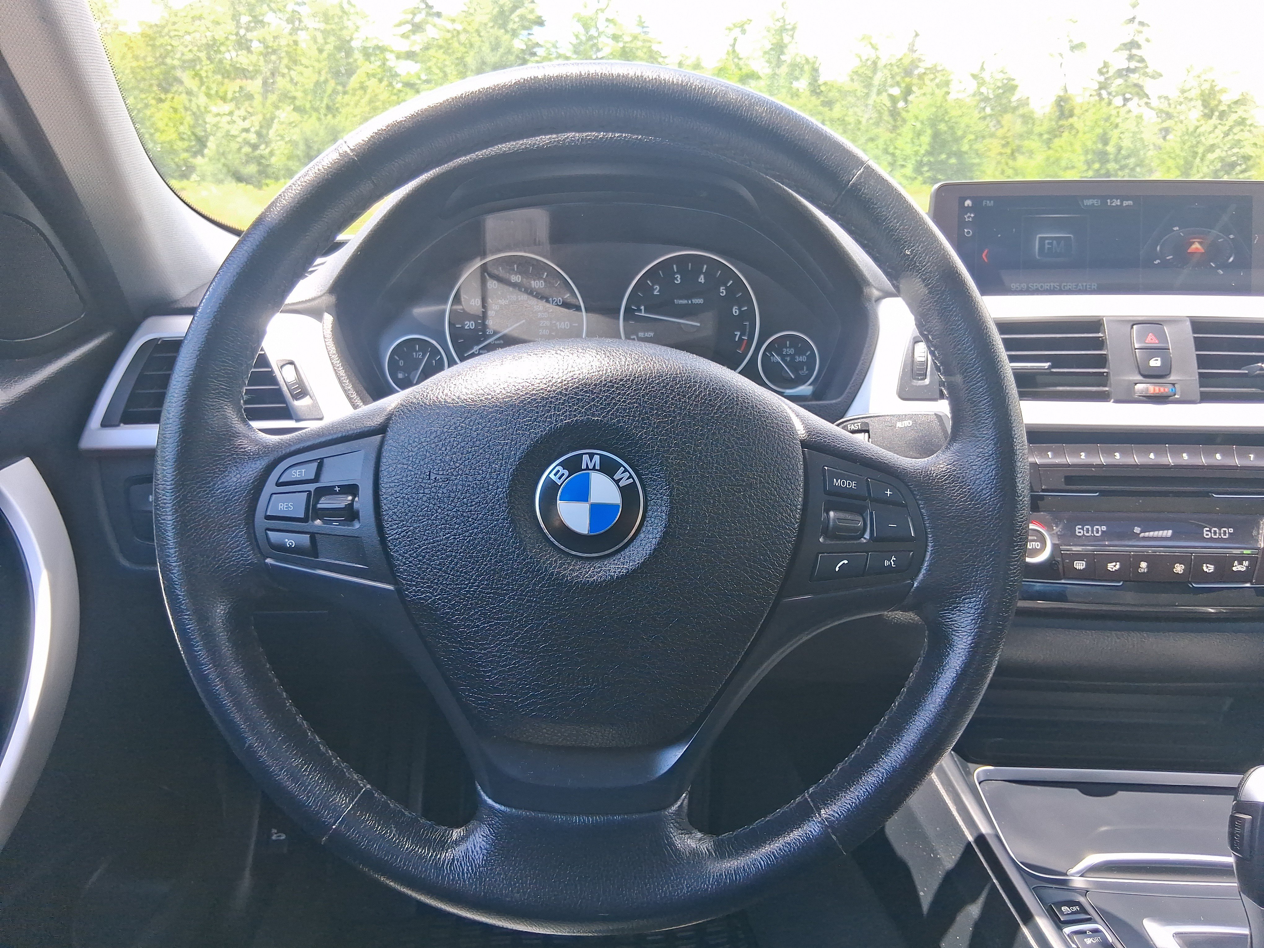Used 2018 BMW 320i xDrive Sedan AWD/4WD image 21