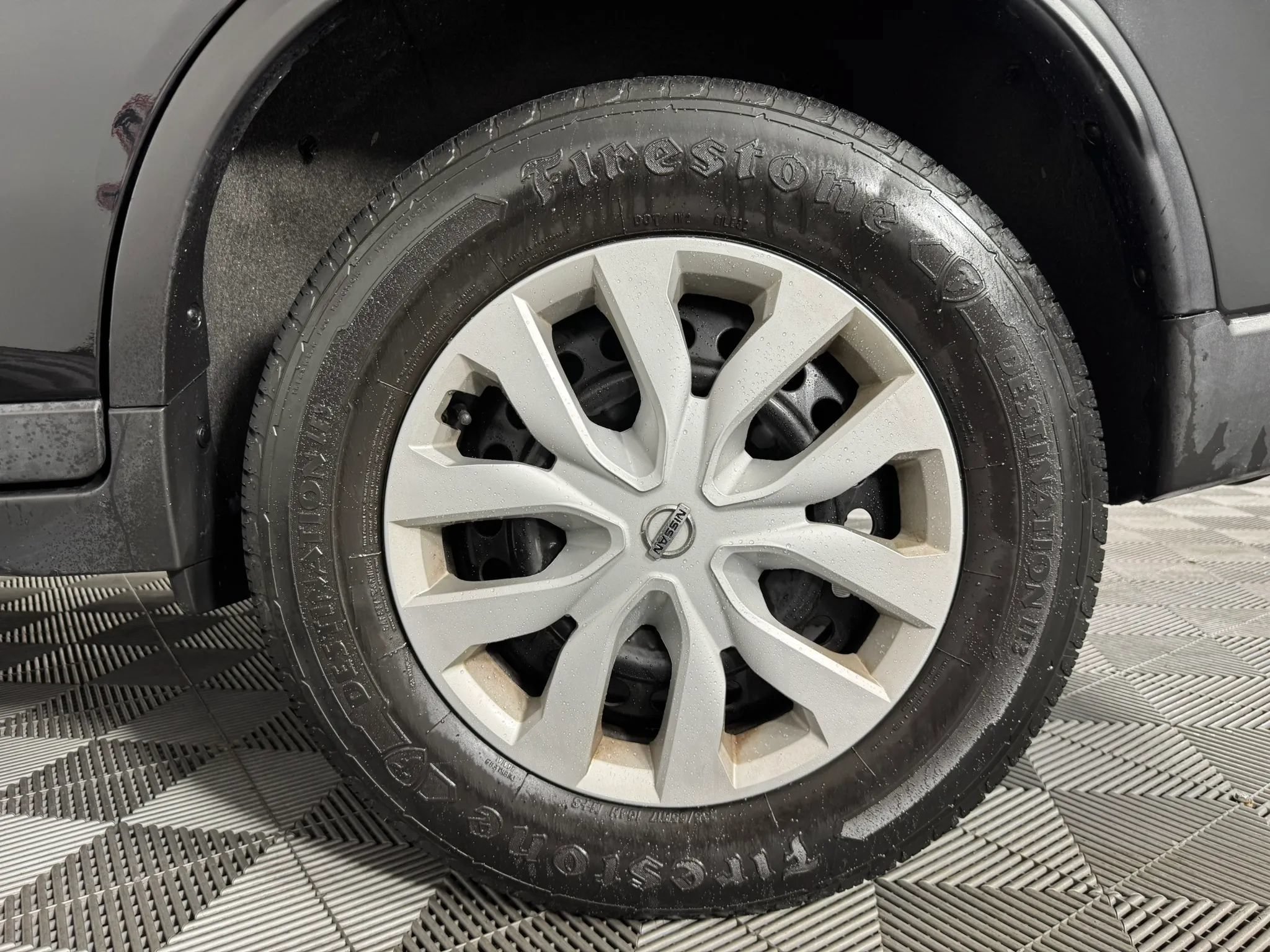 Used 2019 Nissan Rogue S AWD/4WD image 39