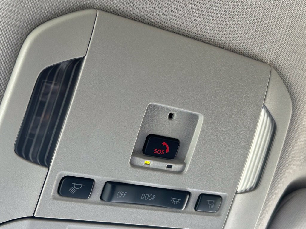 Used 2024 Toyota Highlander LE FWD image 53