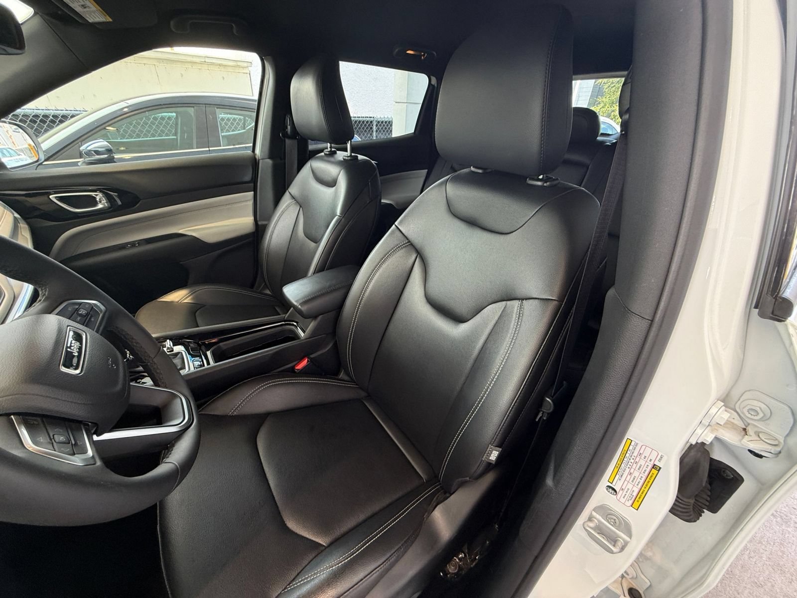Used 2025 Jeep Compass Limited AWD/4WD image 37