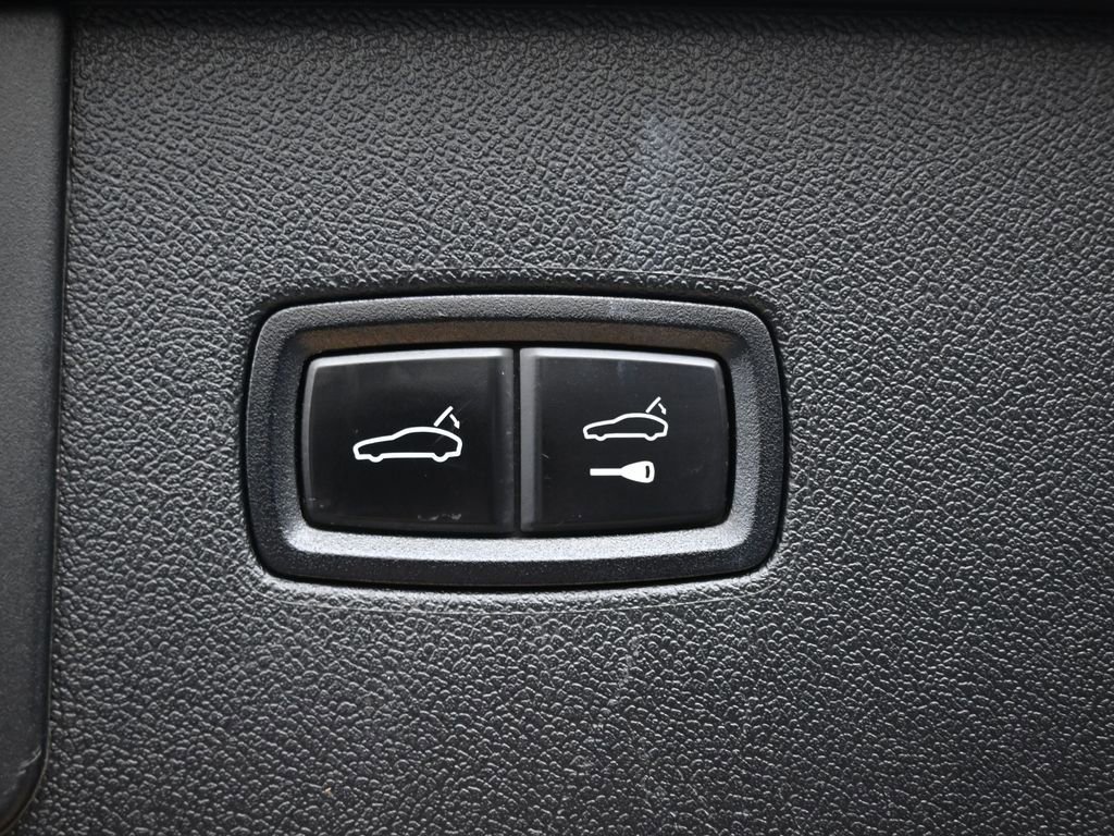 Used 2019 Porsche Cayenne E-Hybrid AWD/4WD image 16