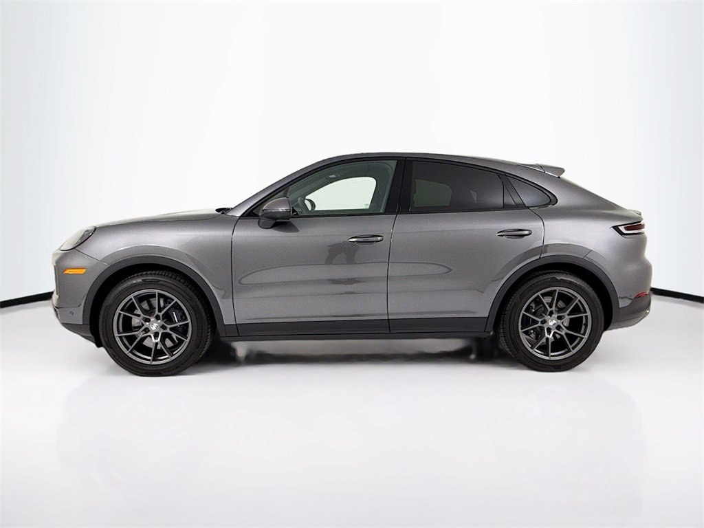 Certified 2025 Porsche Cayenne Coupe image 2
