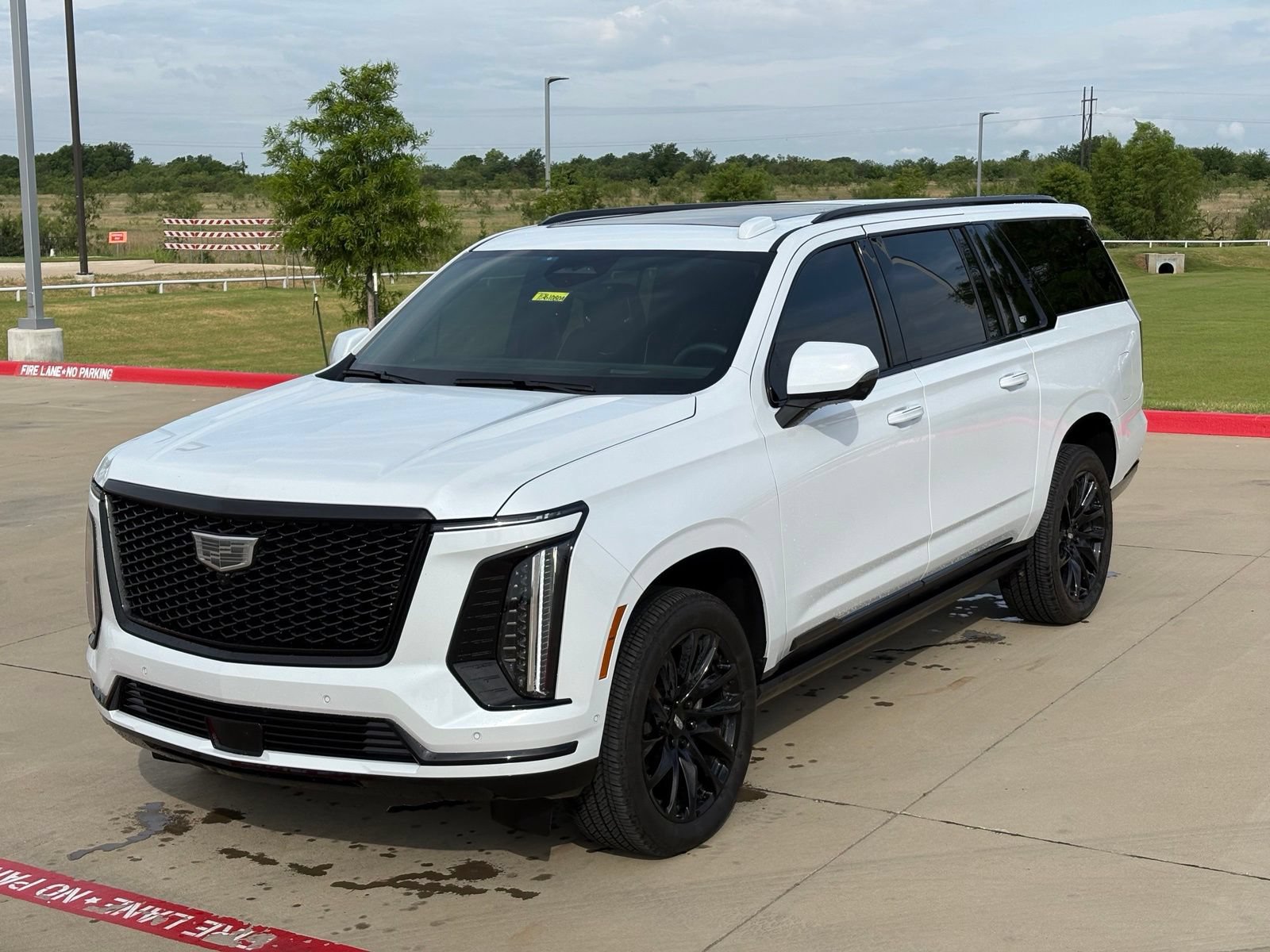 Certified 2026 Cadillac Escalade ESV Sport w/ LPO, ONYX Package AWD/4WD image 11