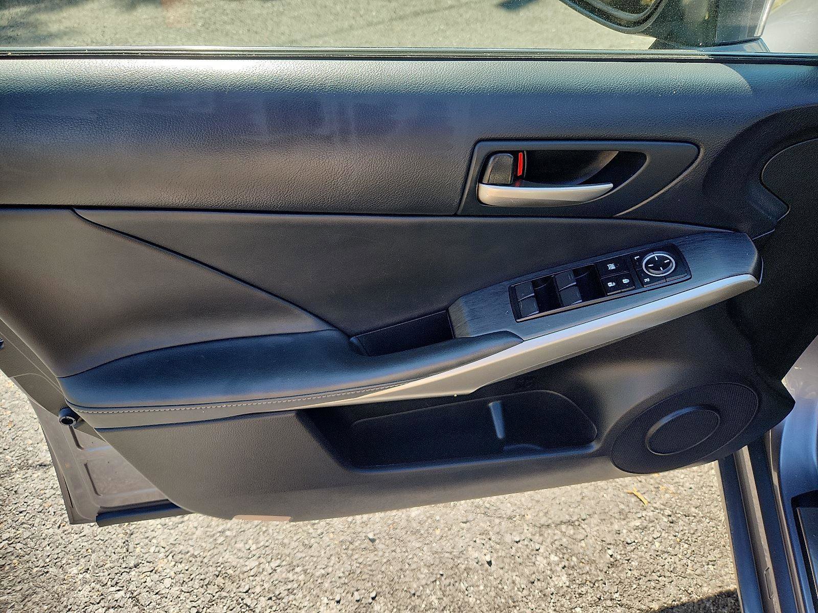 Used 2020 Lexus IS 350 F Sport w/ F Sport Package image 12