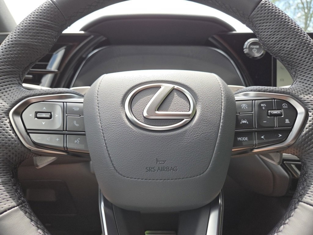Certified 2025 Lexus TX 500h AWD w/ Technology Package image 40