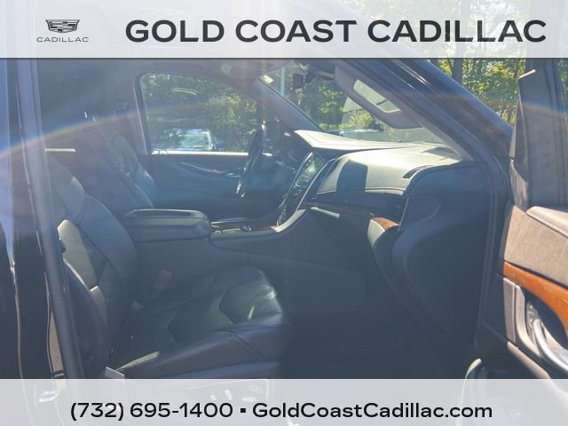 Used 2020 Cadillac Escalade Luxury AWD/4WD image 7