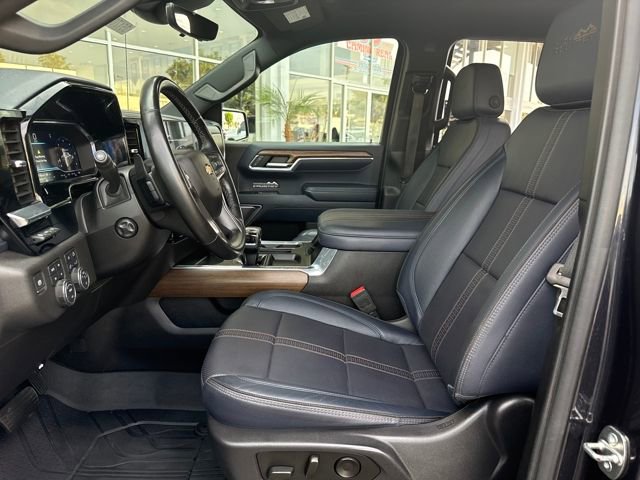 Used 2023 Chevrolet Silverado 1500 High Country w/ Technology Package image 9