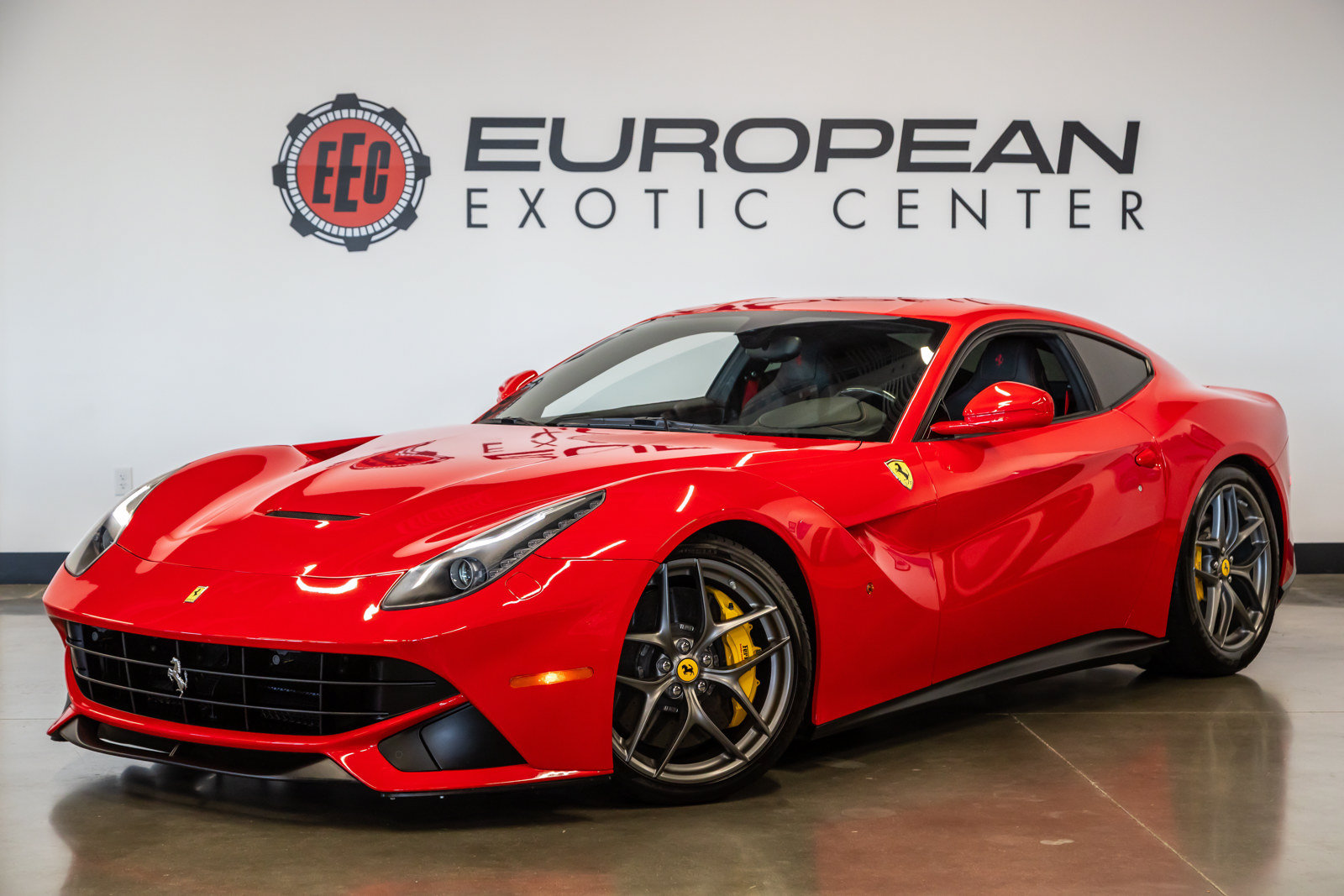 Used 2016 Ferrari F12 Berlinetta RWD image 4