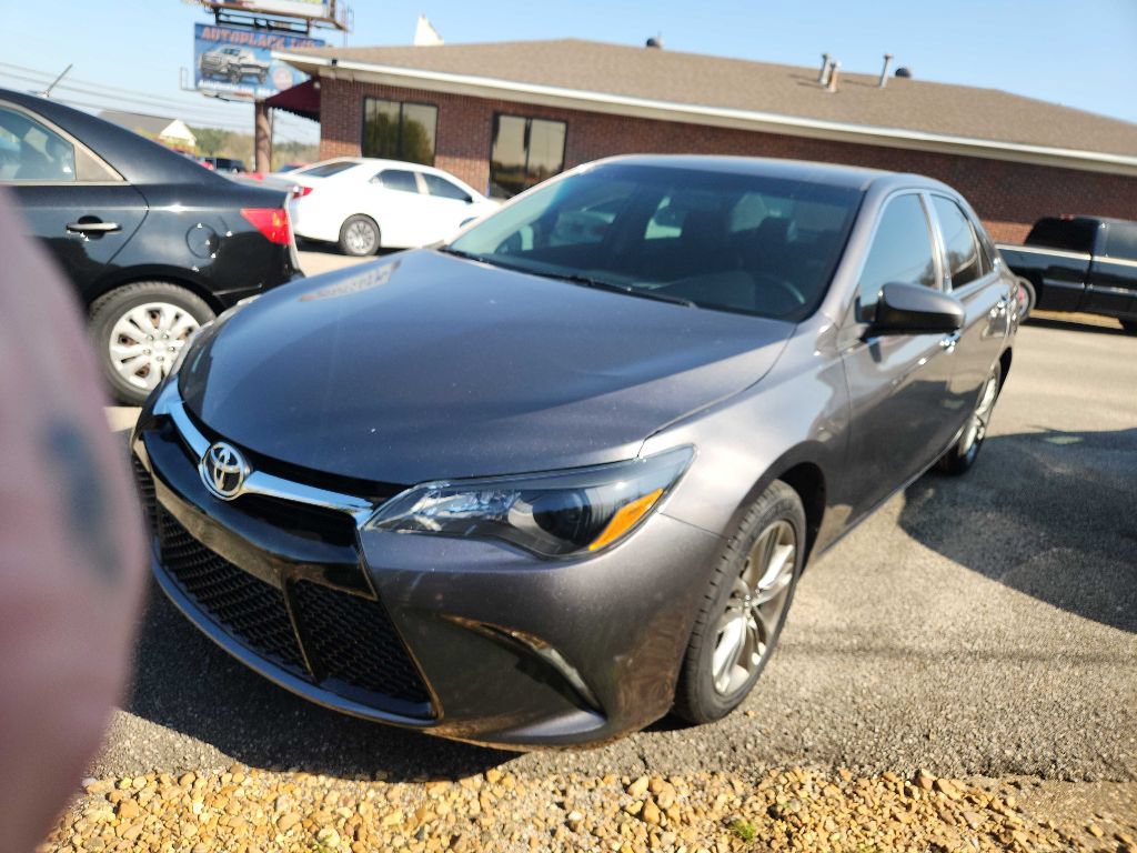 Used 2016 Toyota Camry SE FWD image 3