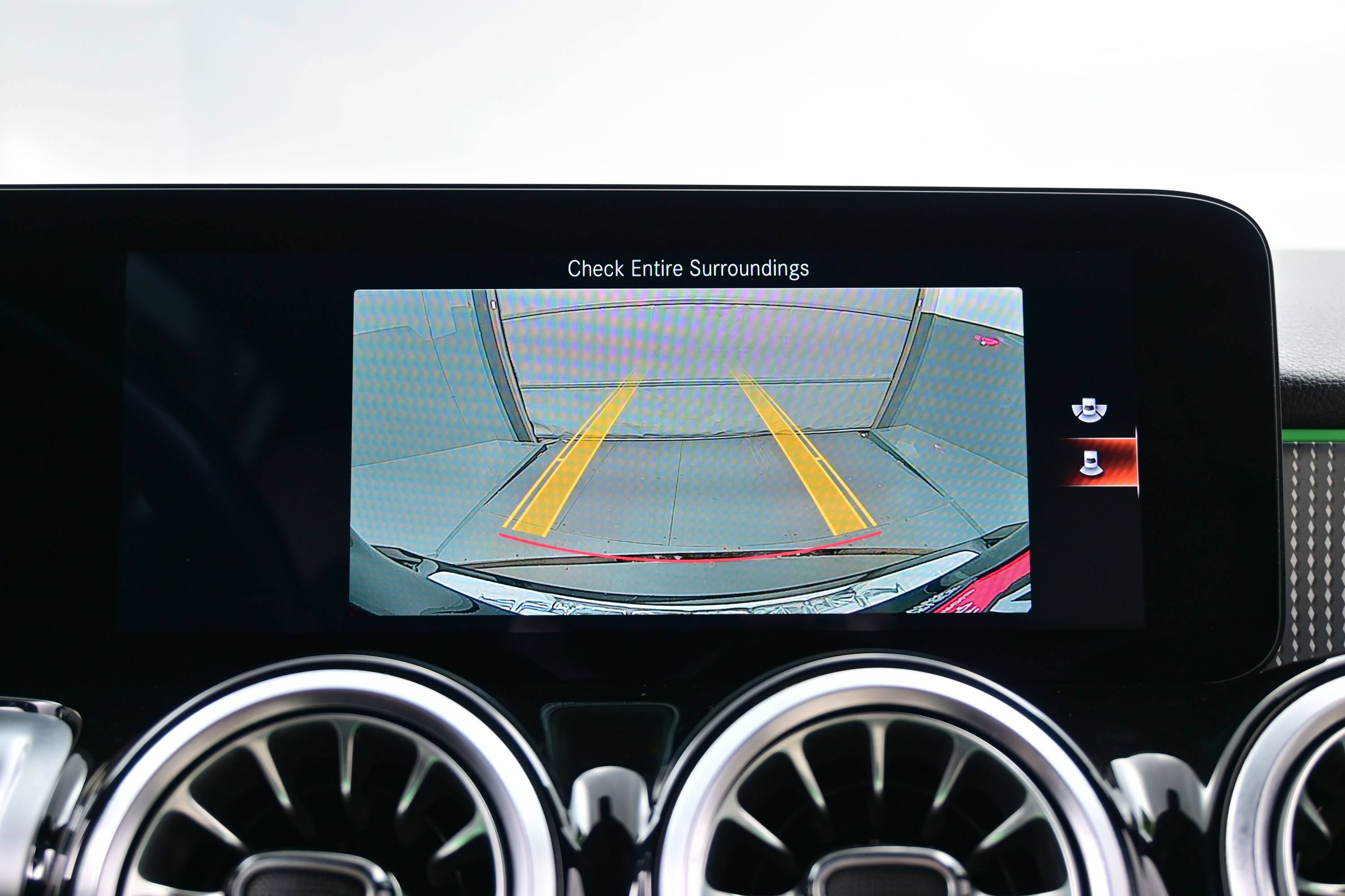 Used 2022 Mercedes-Benz GLB 250 4MATIC image 19