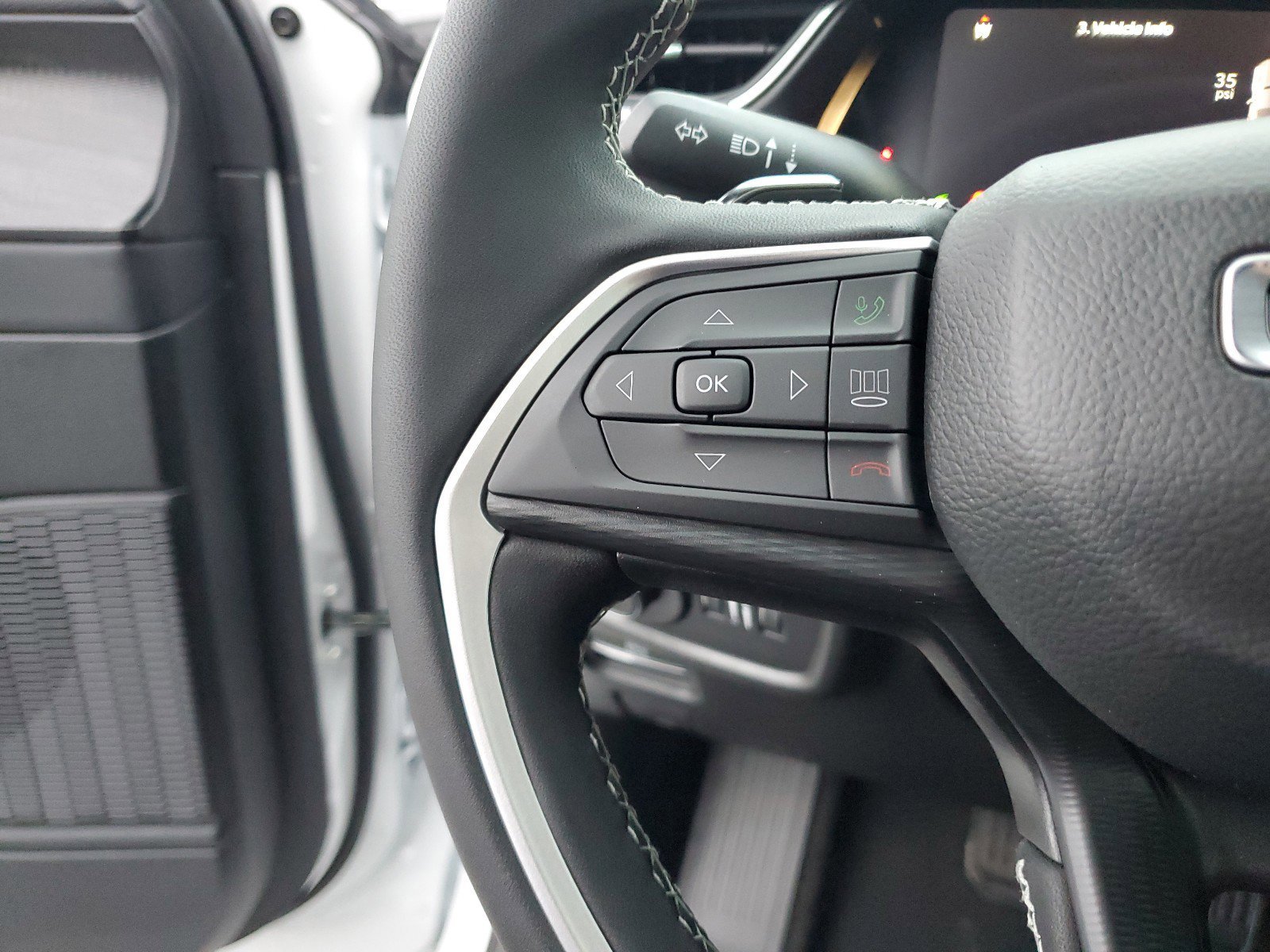 New 2025 Jeep Grand Cherokee Laredo image 29