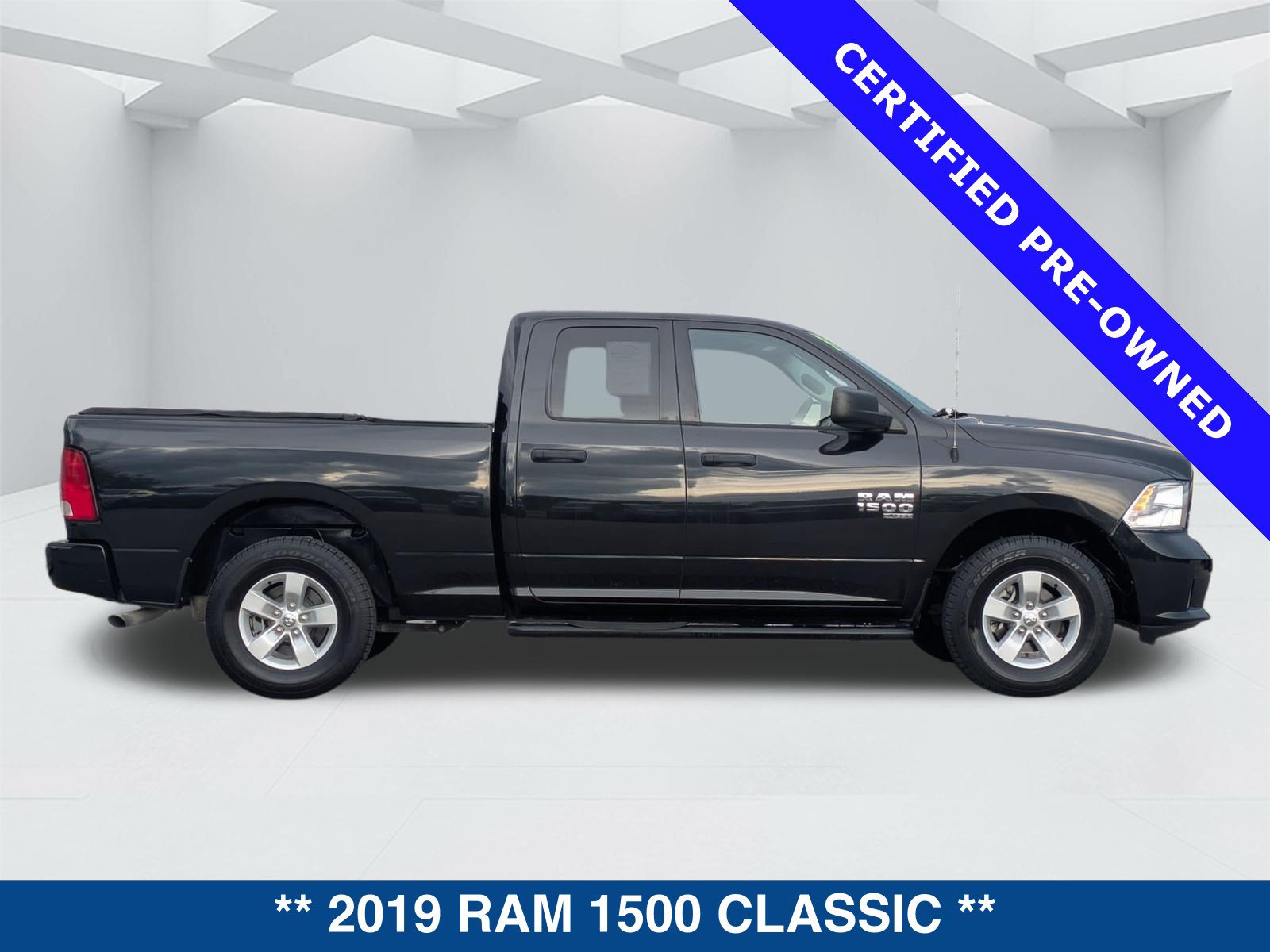Used 2019 RAM 1500 Express AWD/4WD image 4