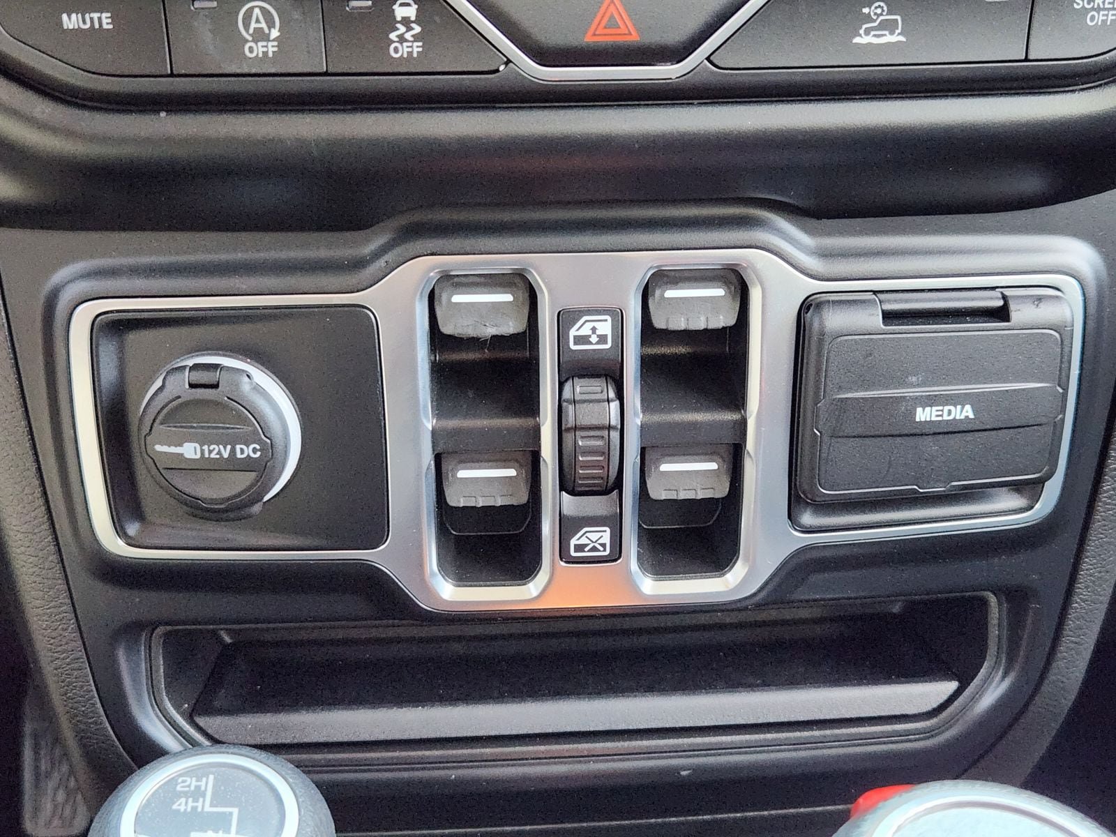 Used 2022 Jeep Gladiator Sport AWD/4WD image 27