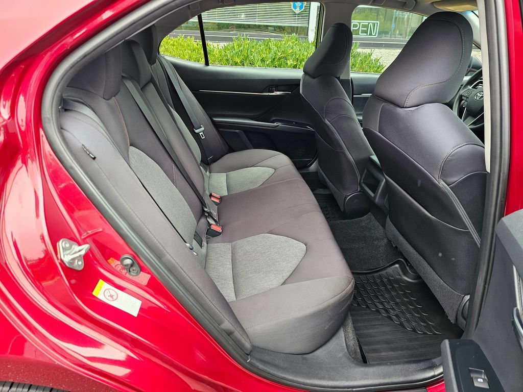 Used 2018 Toyota Camry LE FWD image 12