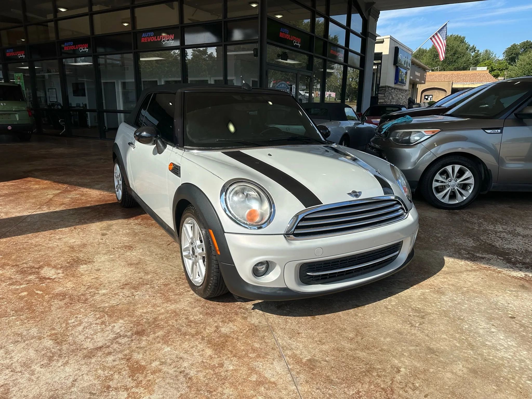Used 2014 MINI Cooper Cooper Convertible 2D image 1