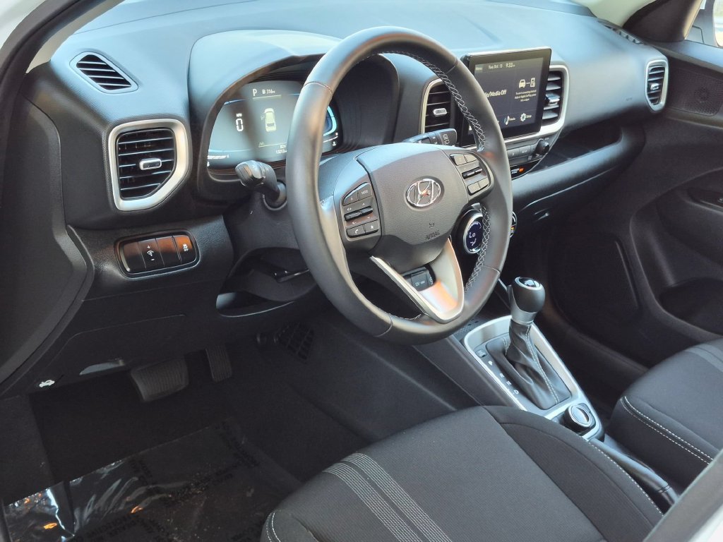 Used 2026 Hyundai Venue SEL FWD image 15