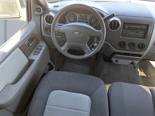 Used 2005 Ford Expedition XLS image 15