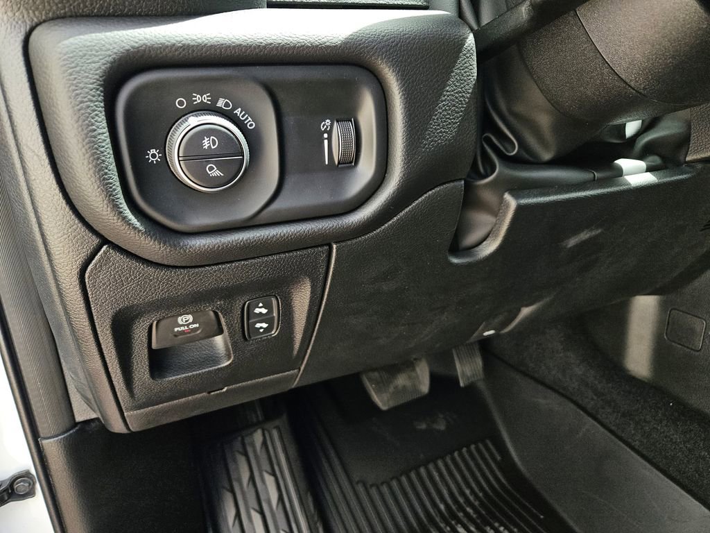 New 2026 RAM 1500 4x4 Crew Cab image 13