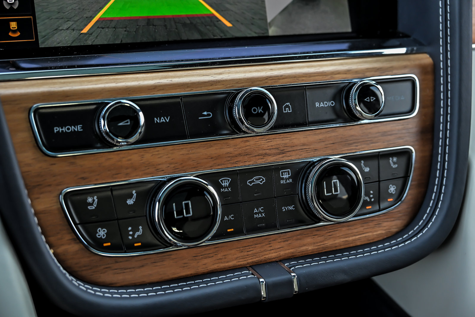 Certified 2023 Bentley Bentayga AWD/4WD image 38