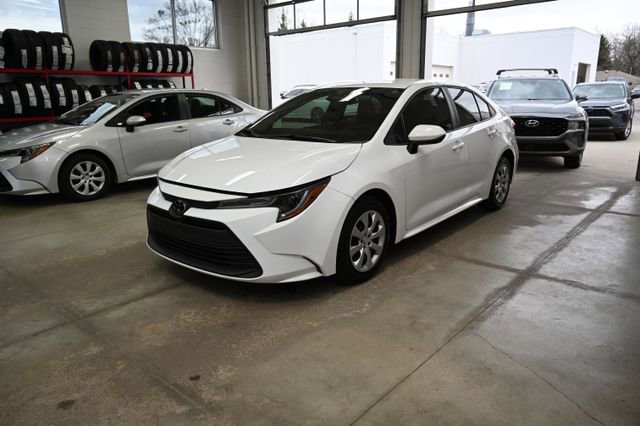 Used 2023 Toyota Corolla LE FWD image 6