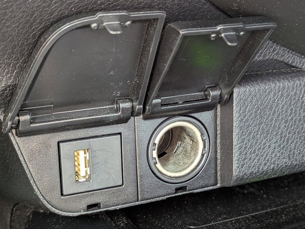 Used 2020 Toyota Camry XSE image 21