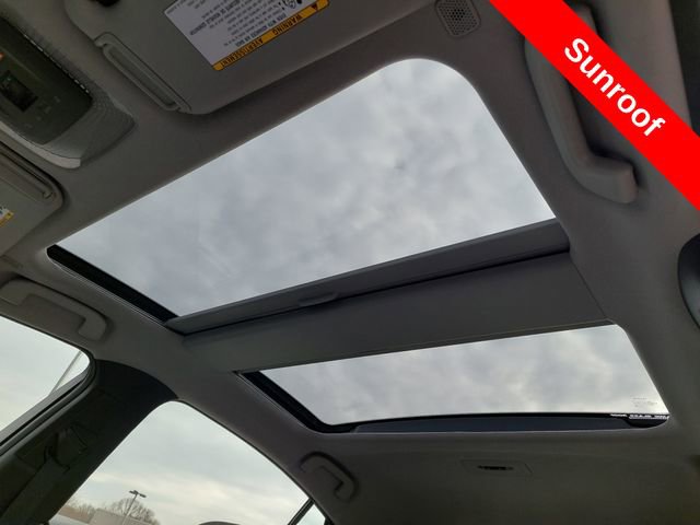 Used 2023 Toyota Prius XLE image 11