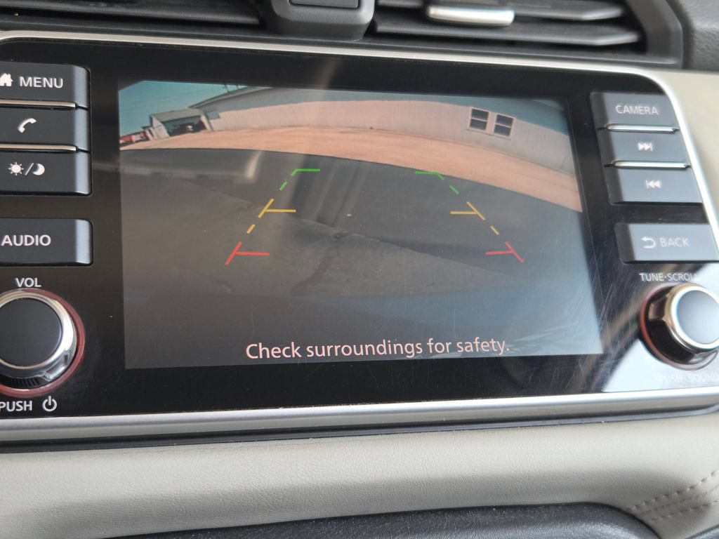 Used 2020 Nissan Versa SV FWD image 2