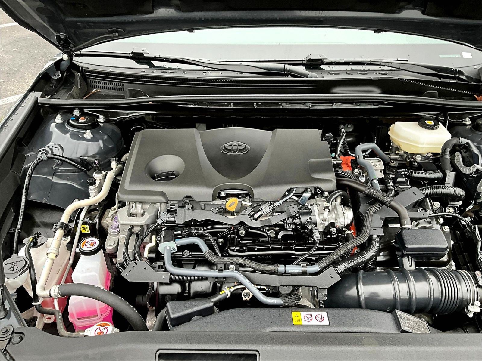 Used 2025 Toyota Camry SE FWD image 30