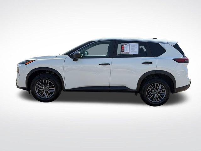 Used 2024 Nissan Rogue S AWD/4WD image 3
