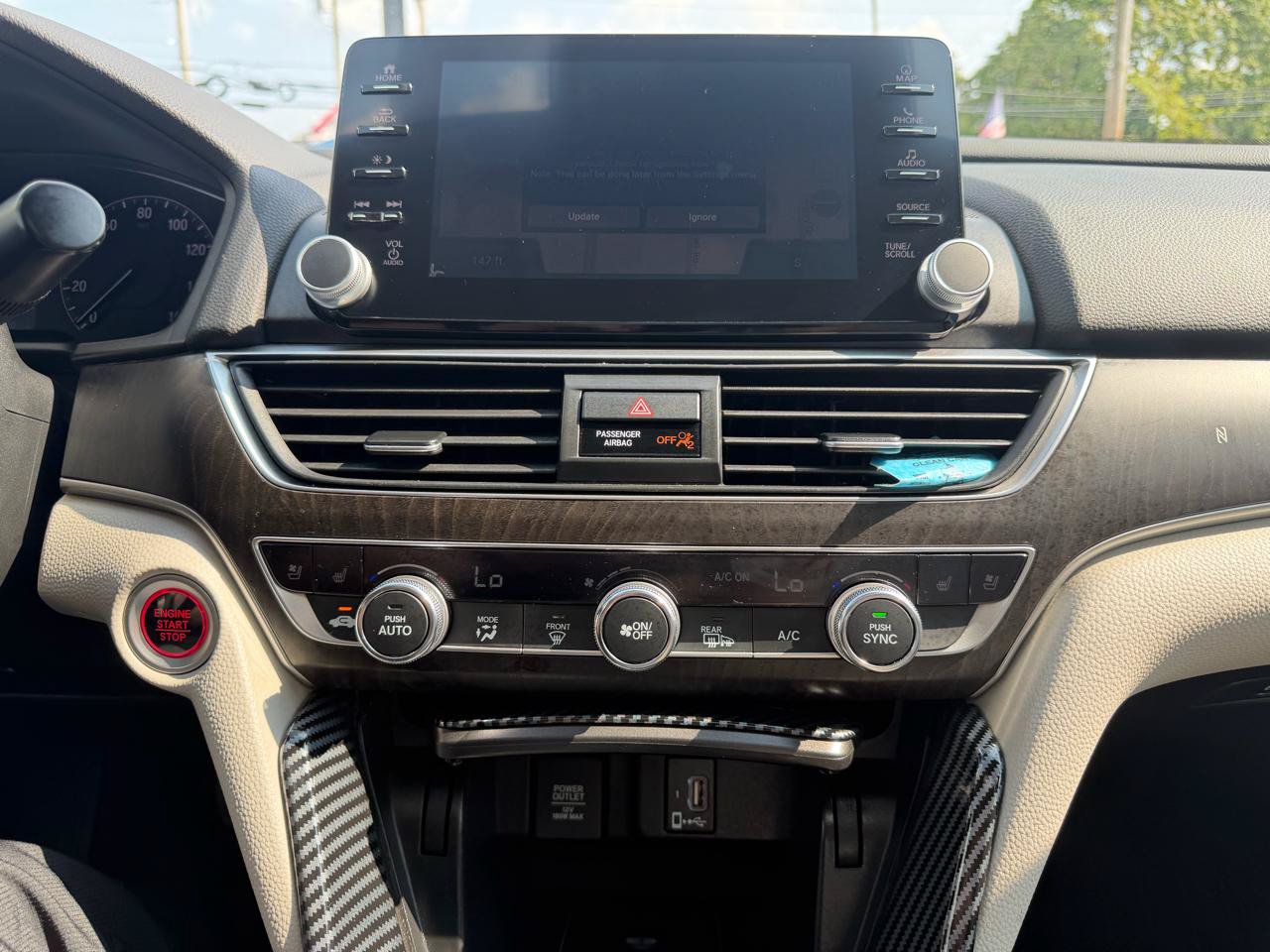 Used 2018 Honda Accord Touring image 17