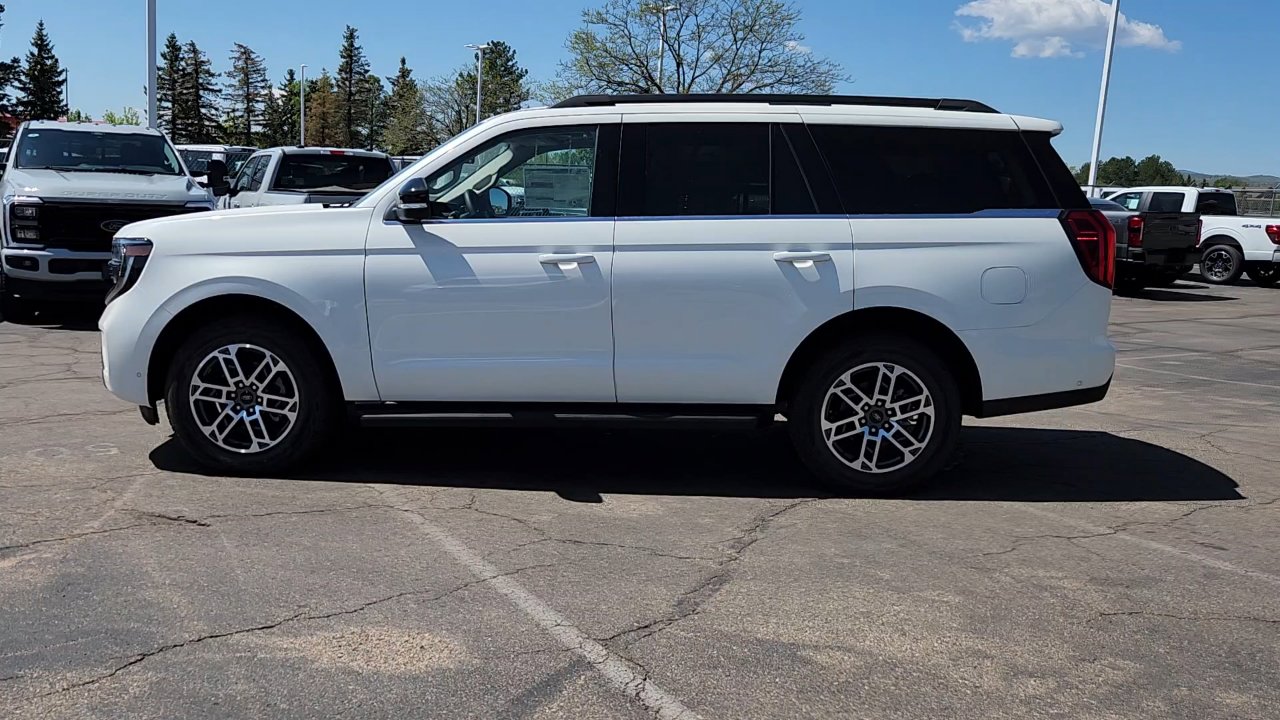 New 2025 Ford Expedition Active image 3