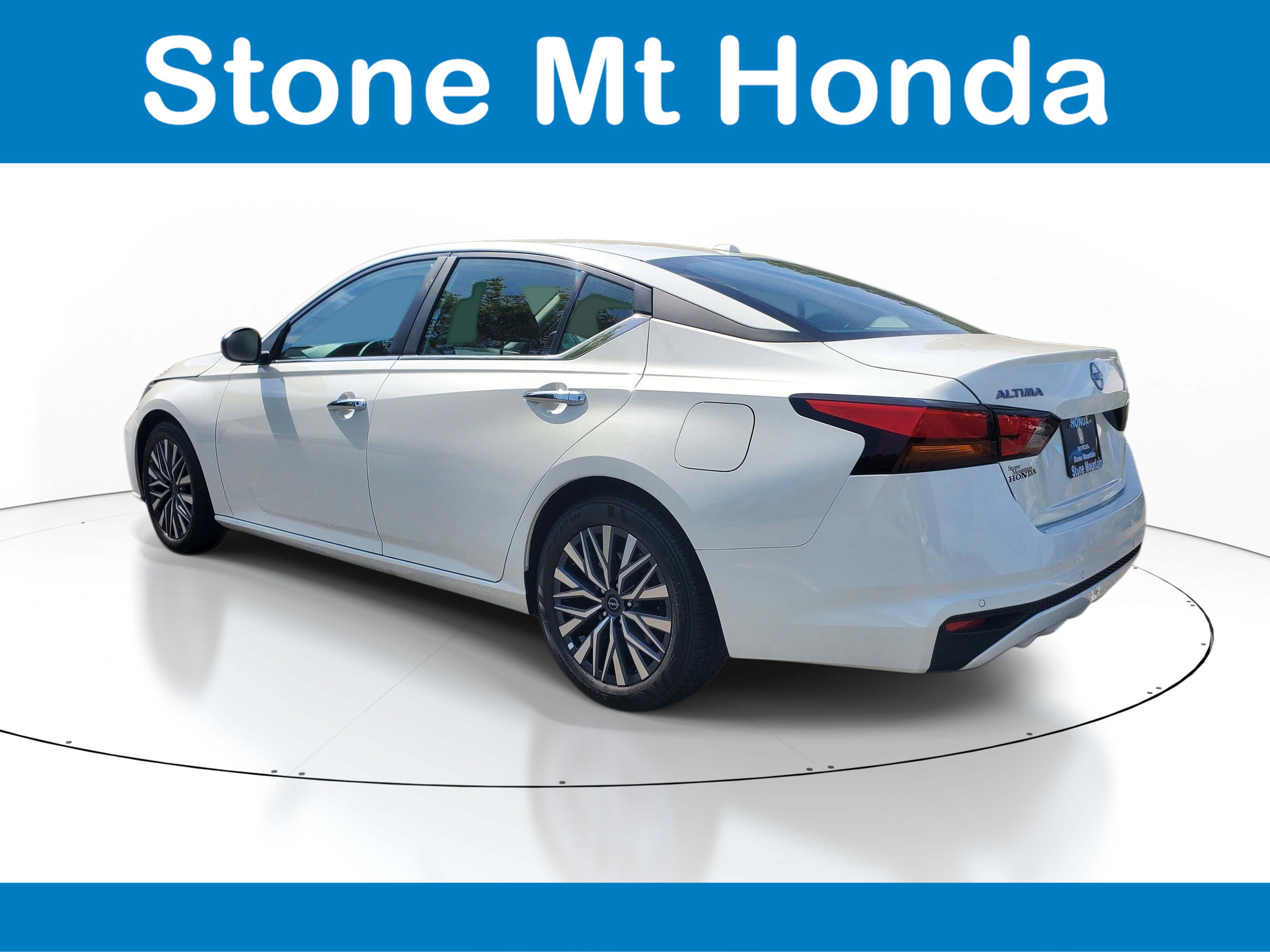 Used 2025 Nissan Altima 2.5 SV FWD image 4