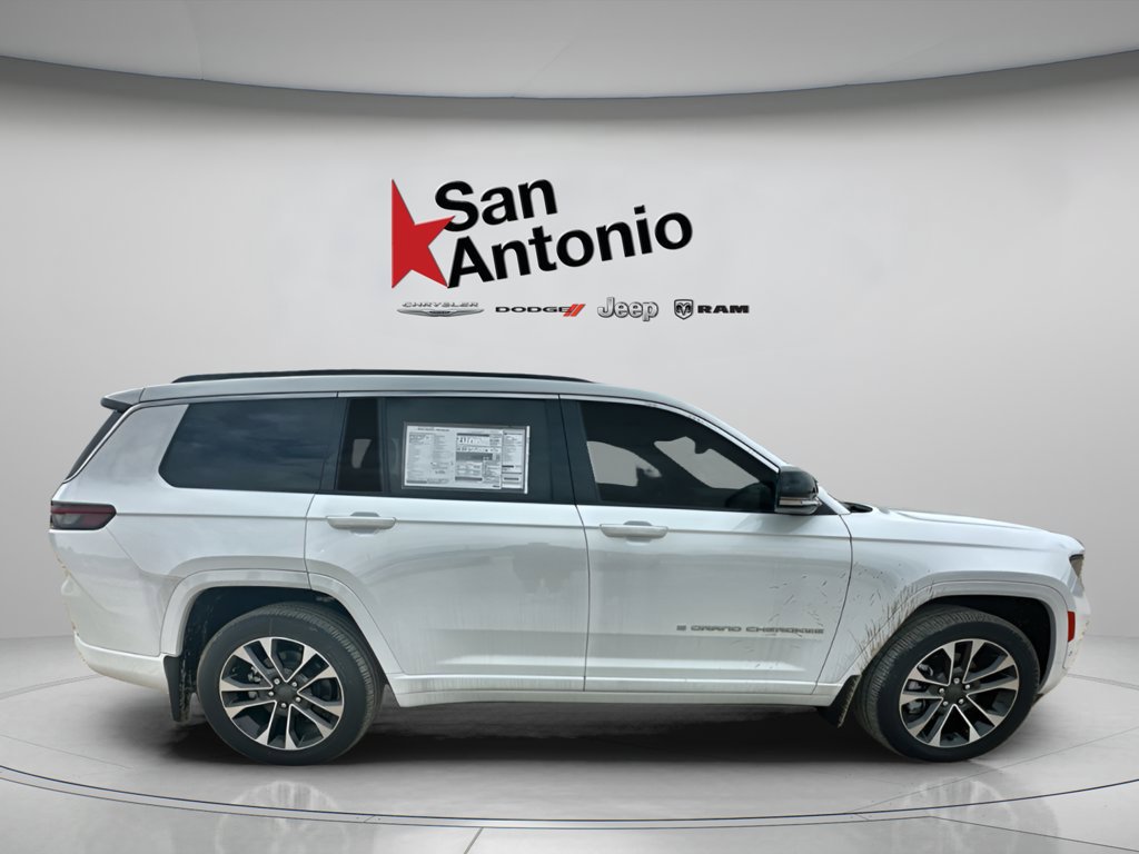 New 2025 Jeep Grand Cherokee L Overland w/ Trailer Tow Package AWD/4WD image 16