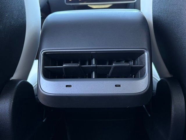 Used 2025 Tesla Model Y Long Range image 17