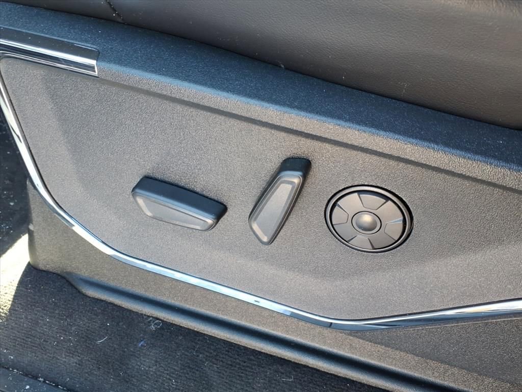 New 2026 Ford F350 Platinum w/ FX4 Off-Road Package image 19
