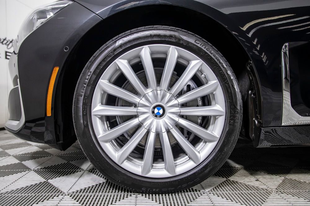 Used 2022 BMW 740i xDrive w/ Premium Package image 43