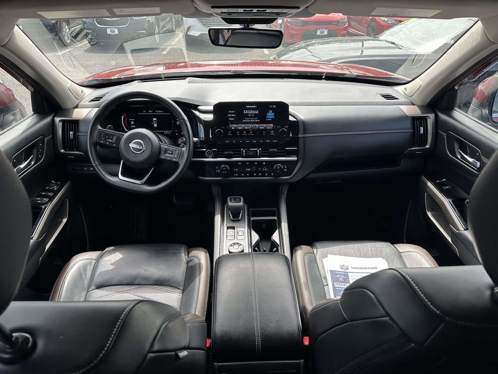 Used 2023 Nissan Pathfinder Platinum w/ Lighting Package (N93) AWD/4WD image 13