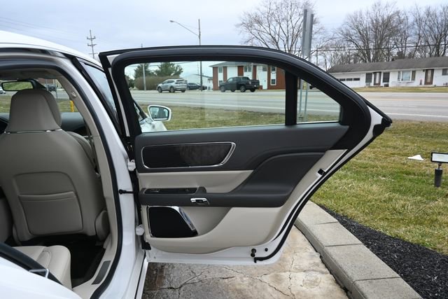 Used 2017 Lincoln Continental Reserve w/ Technology Package image 20