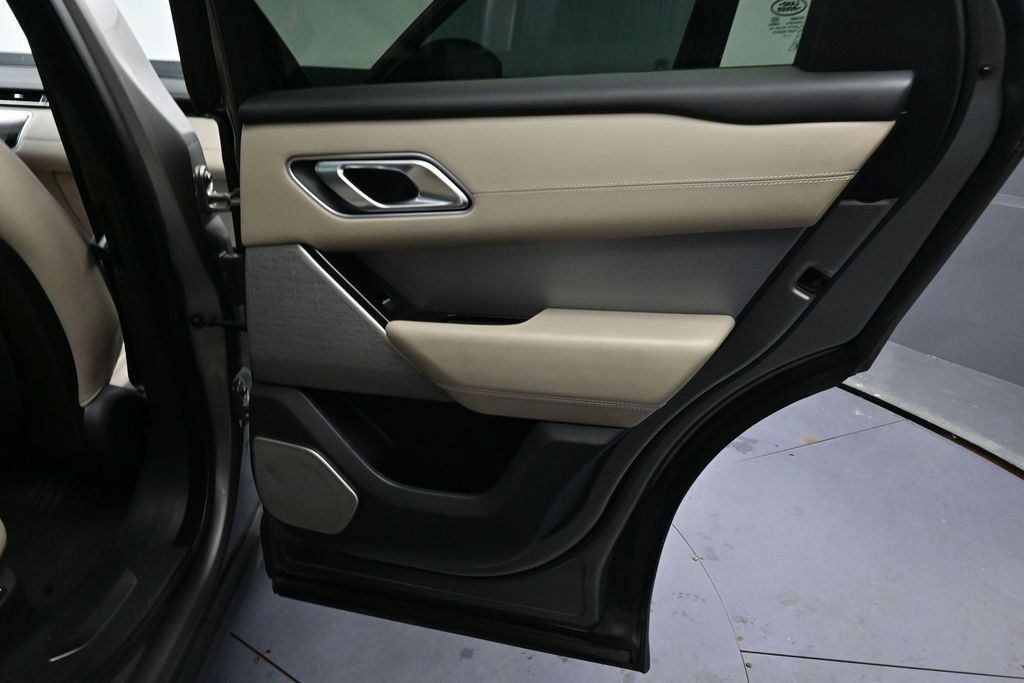 Used 2018 Land Rover Range Rover Velar R-Dynamic HSE AWD/4WD image 21