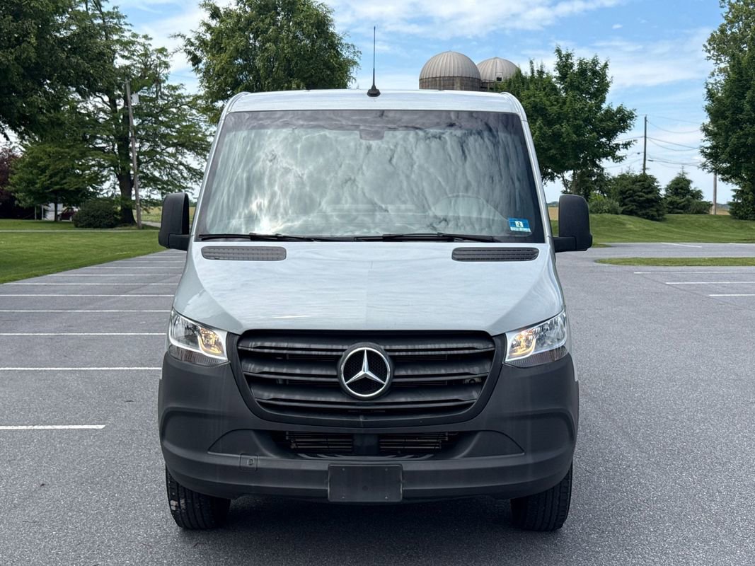Used 2023 Mercedes-Benz Sprinter 1500 image 3