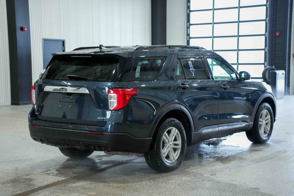 Used 2024 Ford Explorer XLT image 5